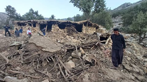 ارسال مصالح ساختمانی اهدایی خیران حرم‌ساز به مناطق زلزله زده اندیکا